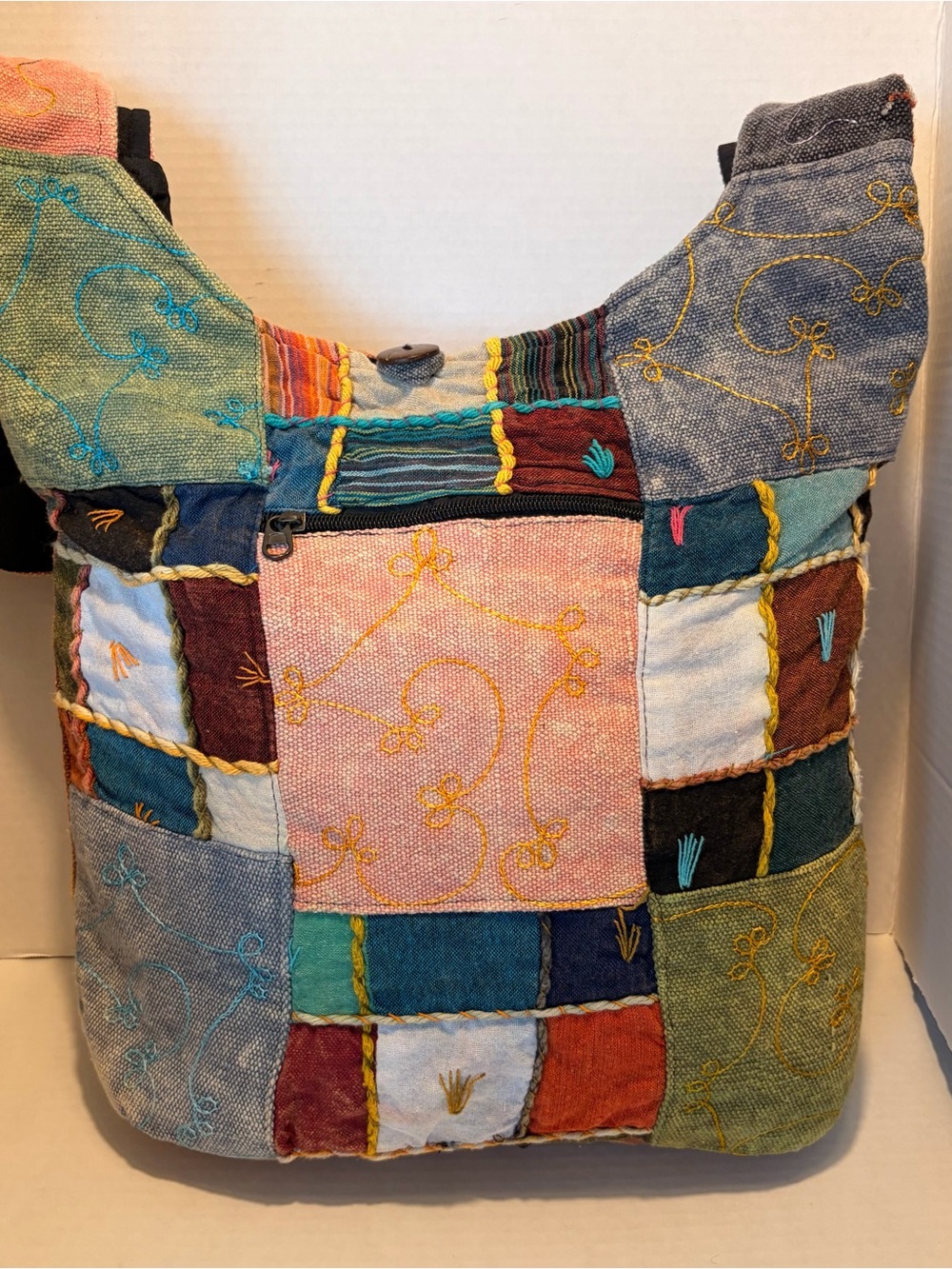 Source Unknown Patchwork Embroidered Shoulder Bag - Multicolor